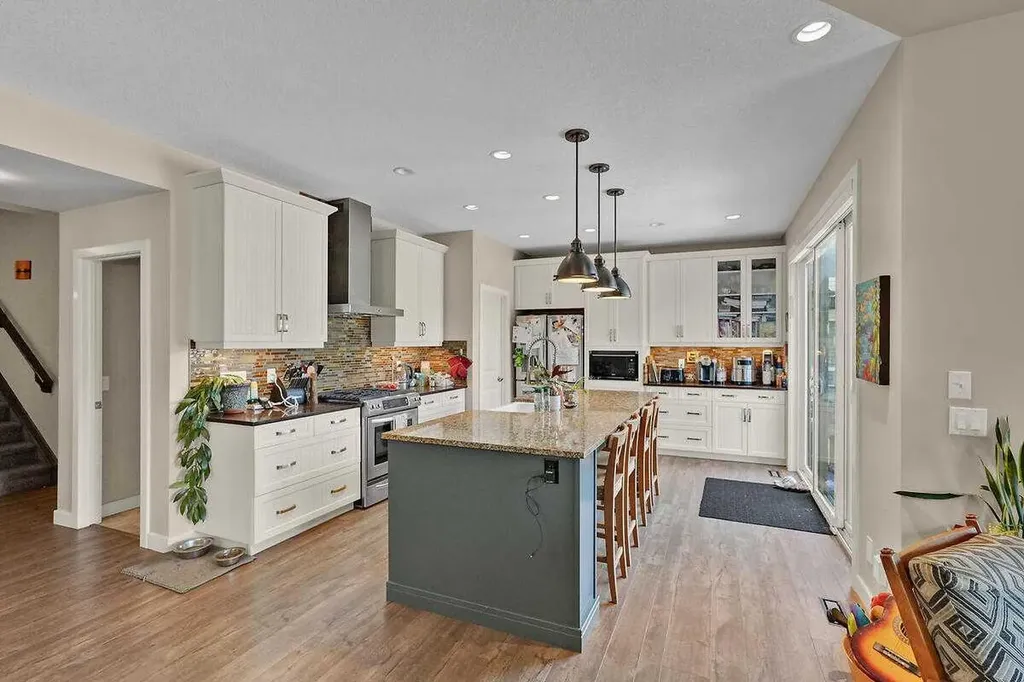518 Mahogany Manor SE Calgary AB T3M0Y3