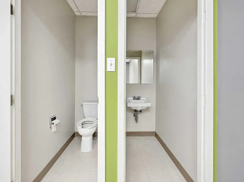 10006 101 Avenue Grande Prairie AB T8V 0Y1