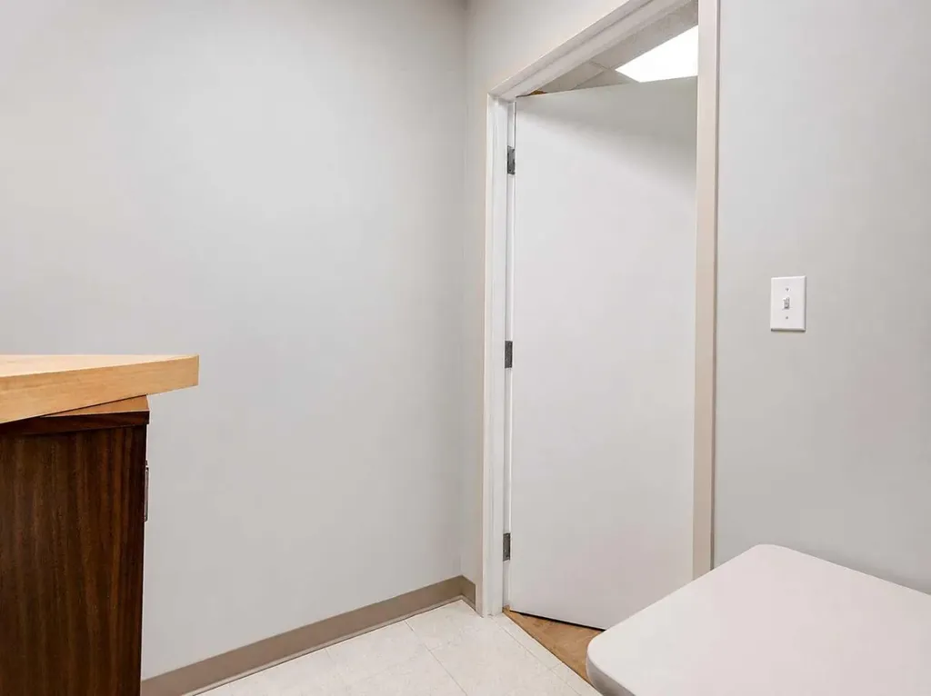 10006 101 Avenue Grande Prairie AB T8V 0Y1