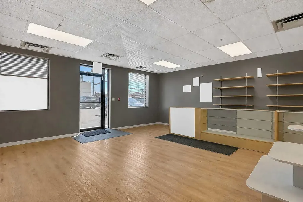 10006 101 Avenue Grande Prairie AB T8V 0Y1