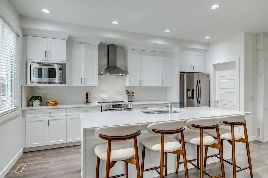24 Corner Meadows Park NE Calgary AB T3N 1B8