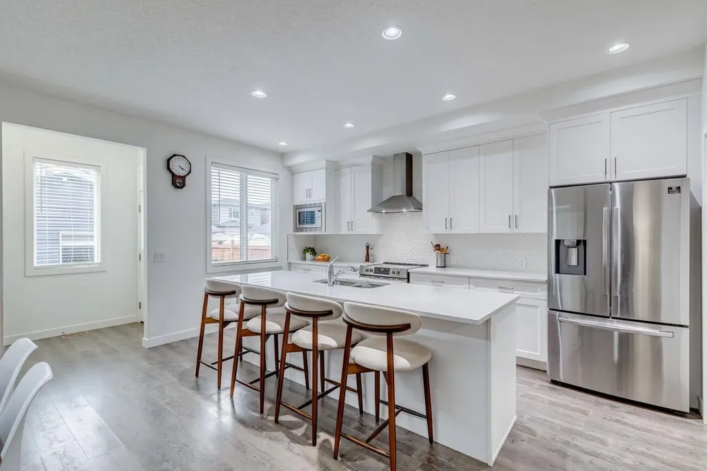 24 Corner Meadows Park NE Calgary AB T3N 1B8