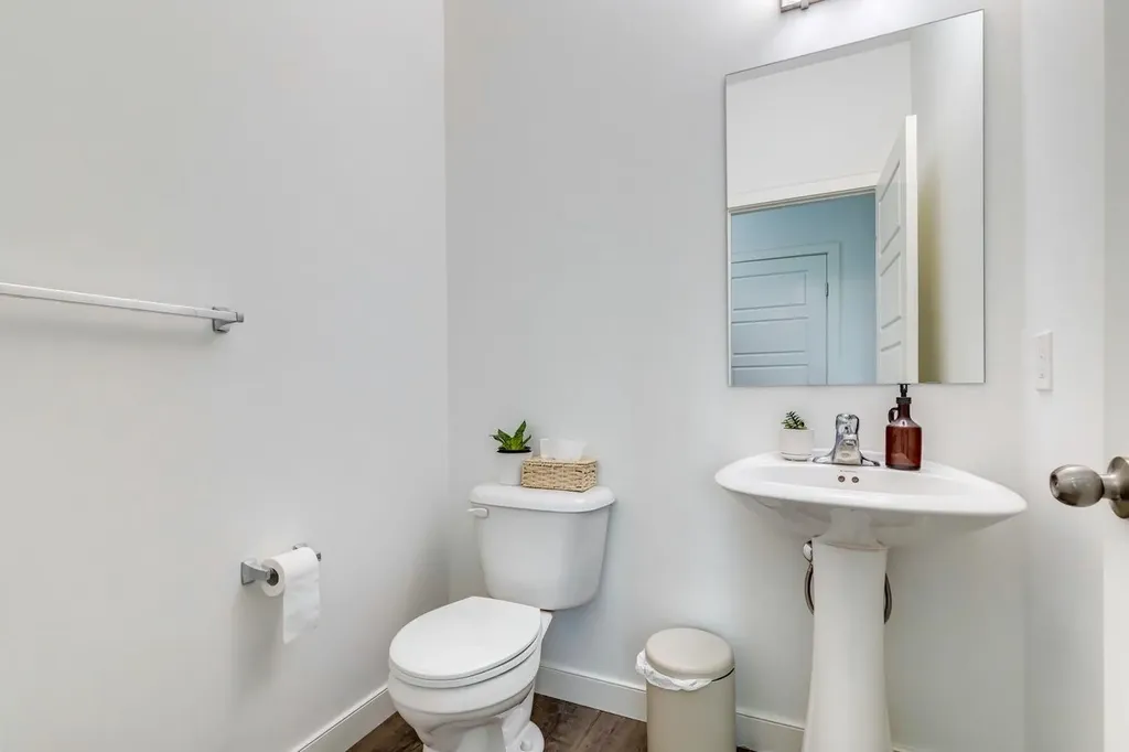 24 Corner Meadows Park NE Calgary AB T3N 1B8