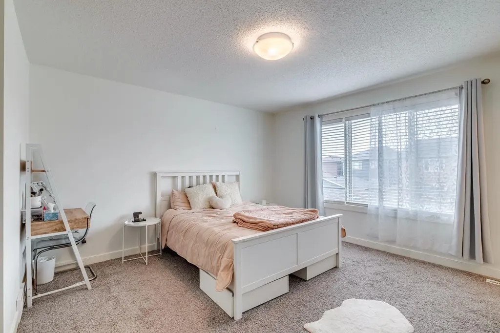 24 Corner Meadows Park NE Calgary AB T3N 1B8
