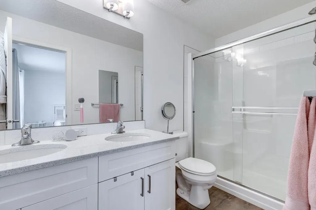 24 Corner Meadows Park NE Calgary AB T3N 1B8