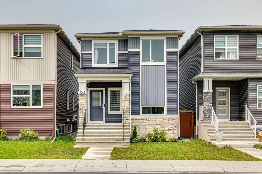 24 Corner Meadows Park NE Calgary AB T3N 1B8
