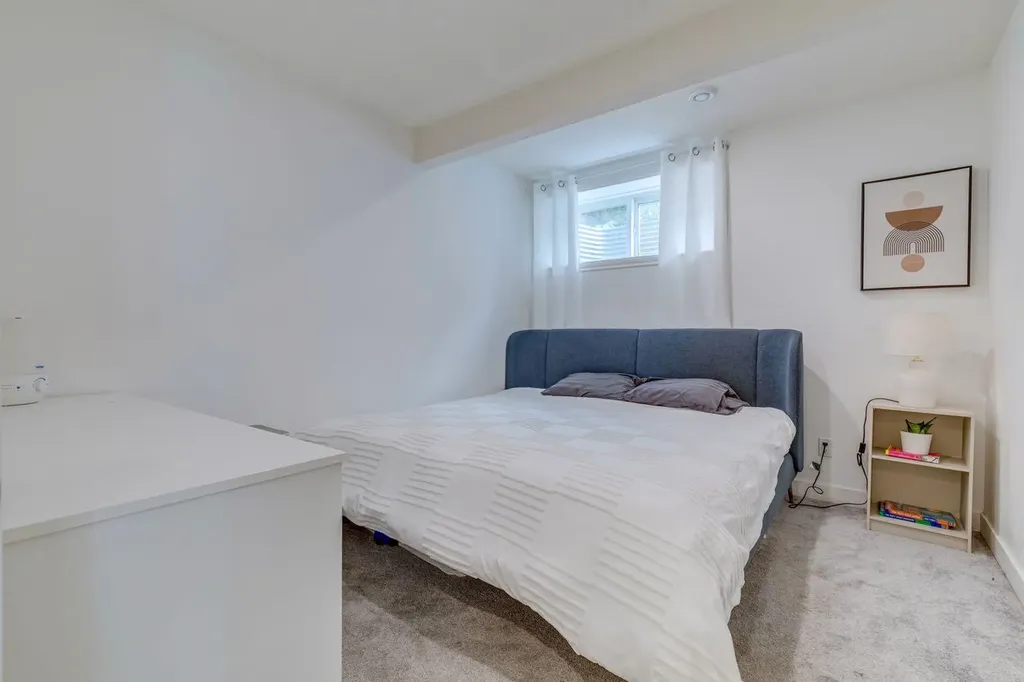 24 Corner Meadows Park NE Calgary AB T3N 1B8