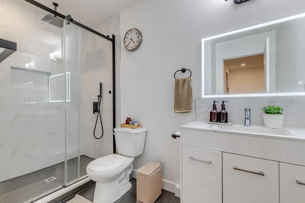 24 Corner Meadows Park NE Calgary AB T3N 1B8