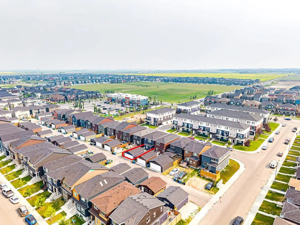 24 Corner Meadows Park NE Calgary AB T3N 1B8