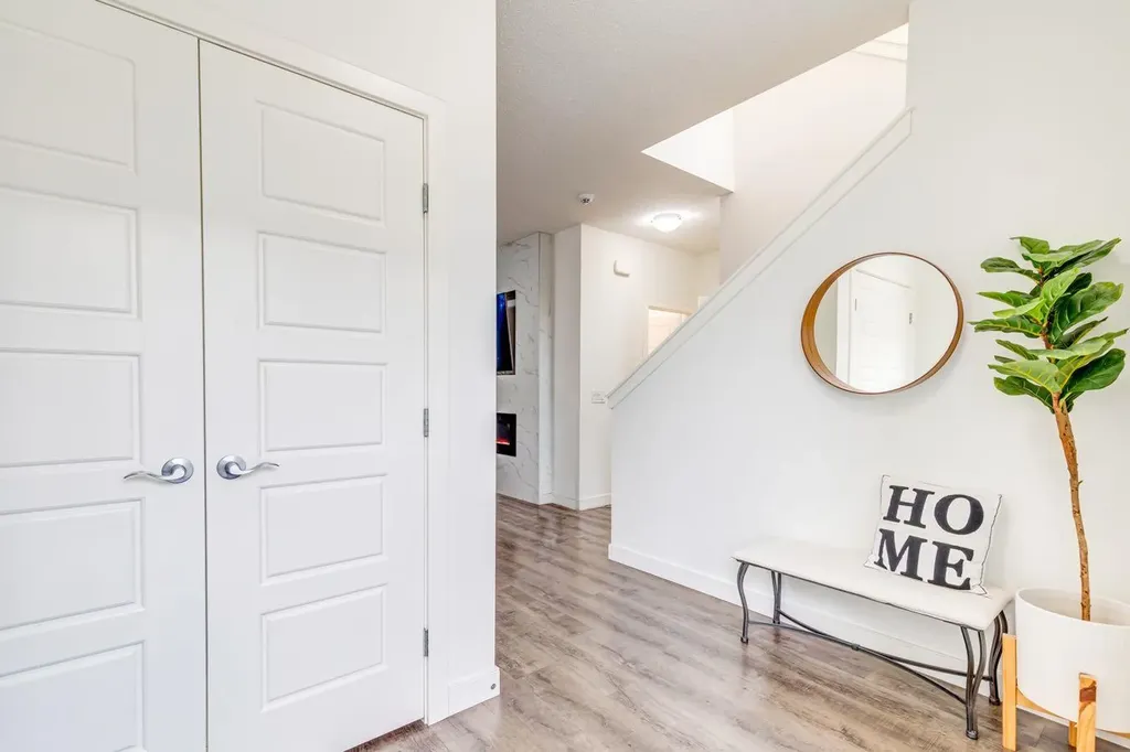 24 Corner Meadows Park NE Calgary AB T3N 1B8