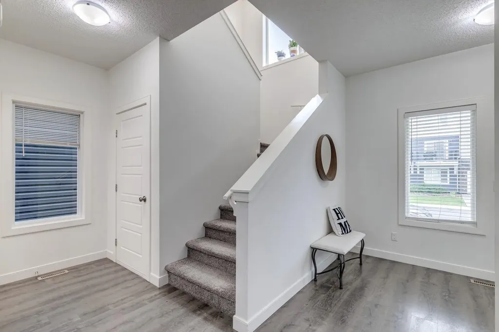 24 Corner Meadows Park NE Calgary AB T3N 1B8