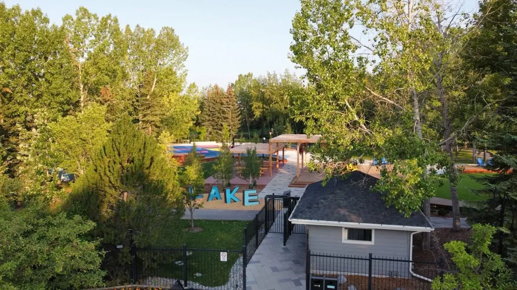 14954 Mt Mckenzie Drive SE Calgary AB T2Z 2L4