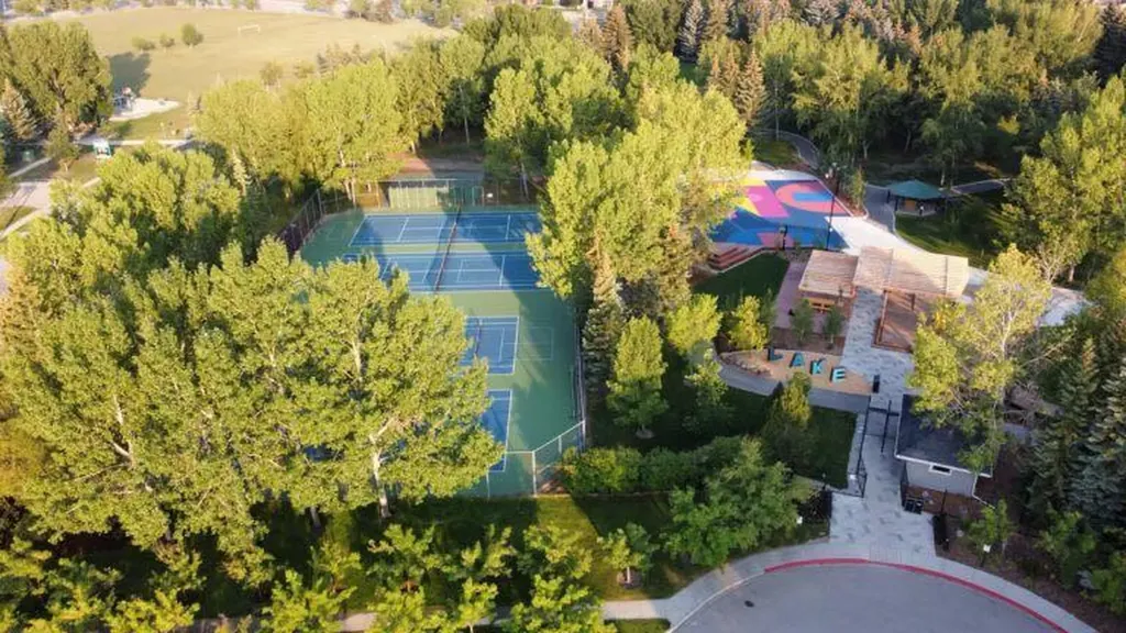 14954 Mt Mckenzie Drive SE Calgary AB T2Z 2L4
