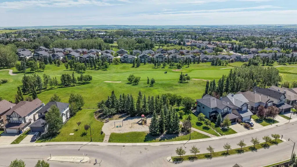 7 Crystal Green Way Okotoks AB T1S2K5