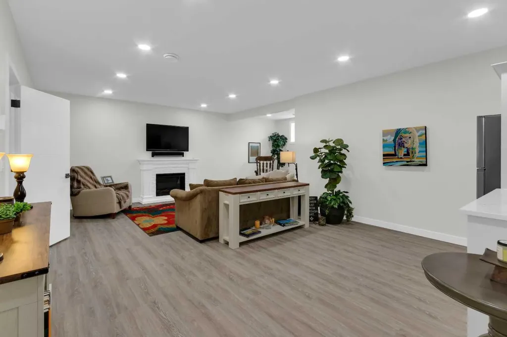 79 Vincent Crescent Olds AB T2H0G8