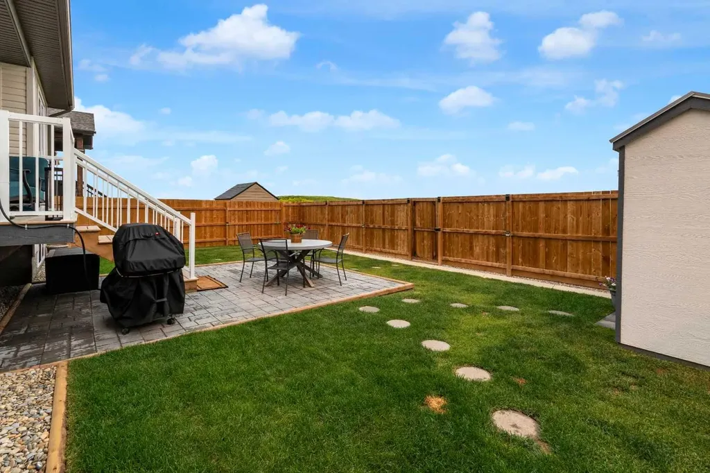 79 Vincent Crescent Olds AB T2H0G8