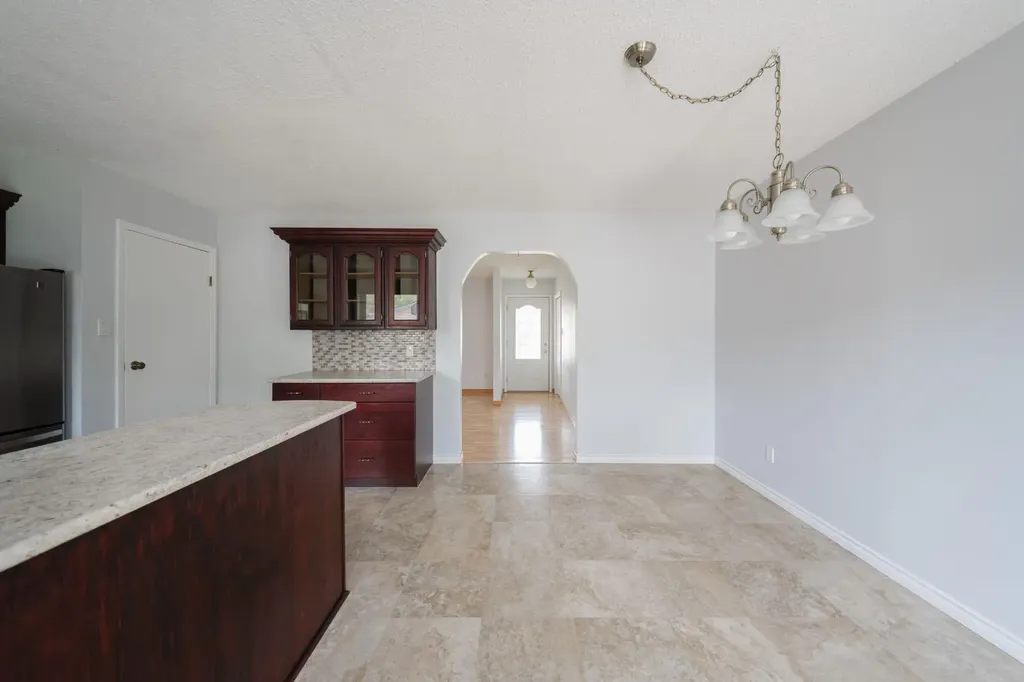 157 Torrie Crescent Fort Mcmurray AB T9K 1J7
