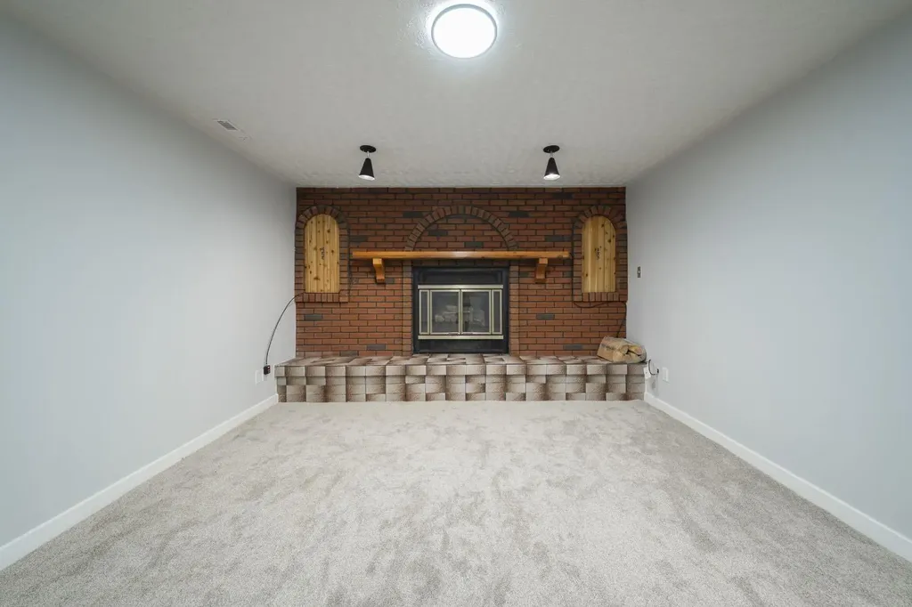 157 Torrie Crescent Fort Mcmurray AB T9K 1J7