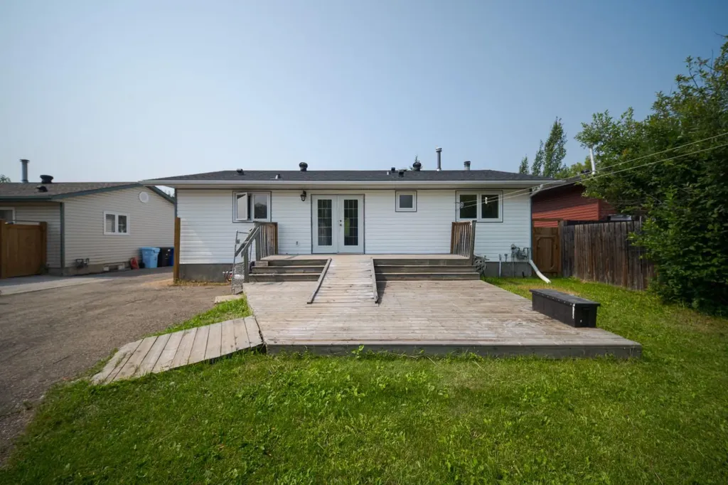 157 Torrie Crescent Fort Mcmurray AB T9K 1J7