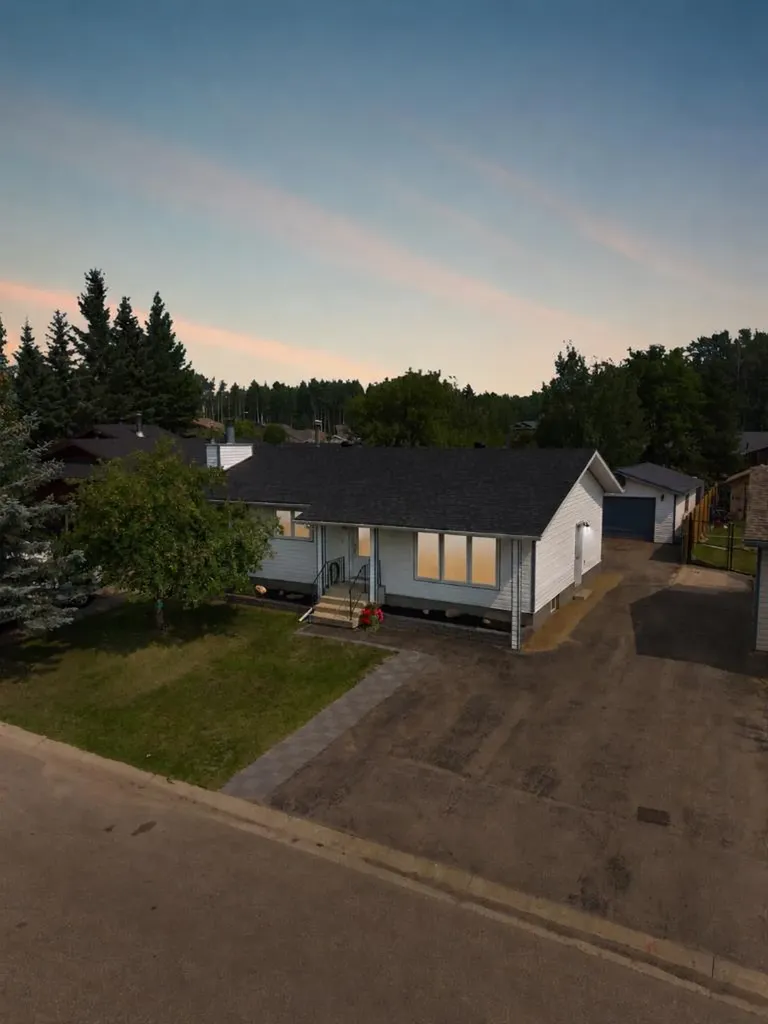 157 Torrie Crescent Fort Mcmurray AB T9K 1J7