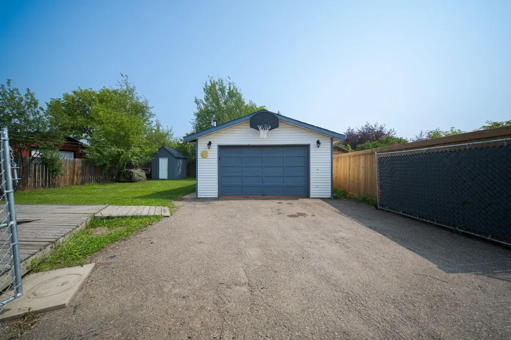 157 Torrie Crescent Fort Mcmurray AB T9K 1J7