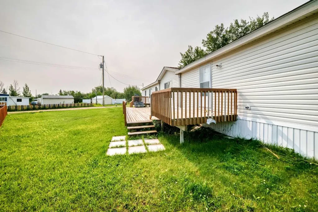 11 3 Street Gadsby AB T0C 1K0