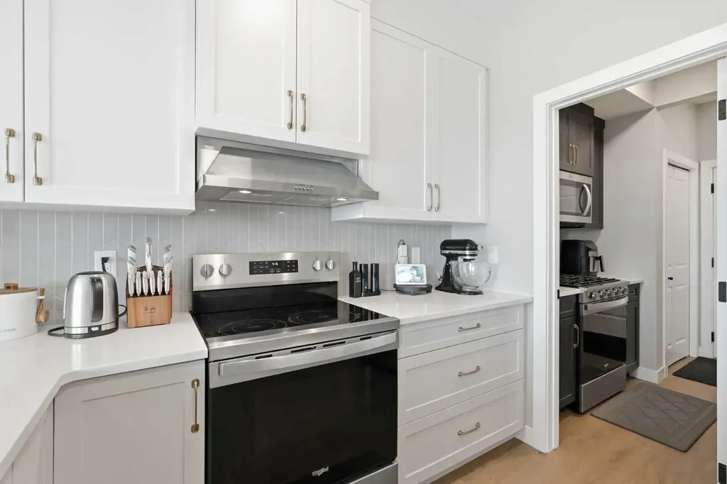 143 Belvedere Crescent SE Calgary AB T2A7Y5