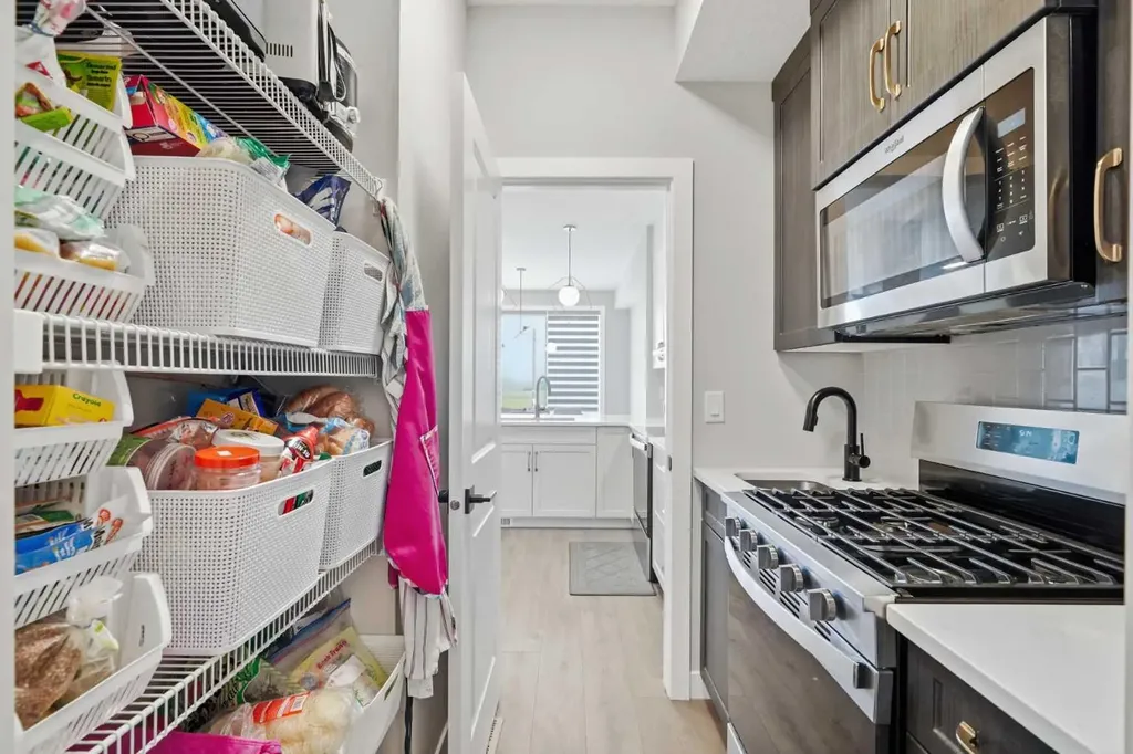 143 Belvedere Crescent SE Calgary AB T2A7Y5