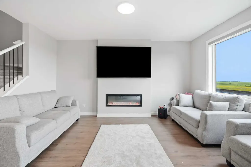 143 Belvedere Crescent SE Calgary AB T2A7Y5