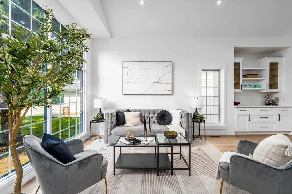 28 Sunlake Circle SE Calgary AB T2X 3J2
