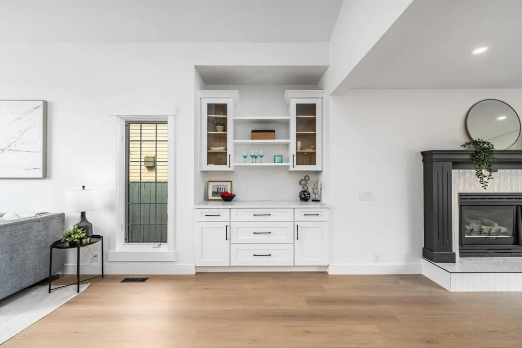 28 Sunlake Circle SE Calgary AB T2X 3J2