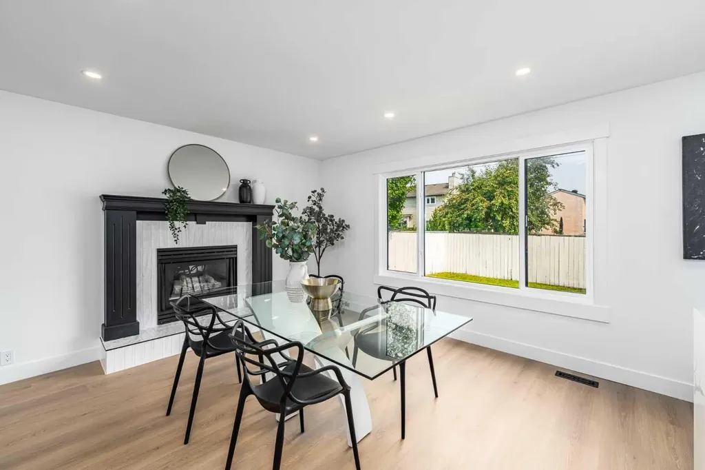 28 Sunlake Circle SE Calgary AB T2X 3J2