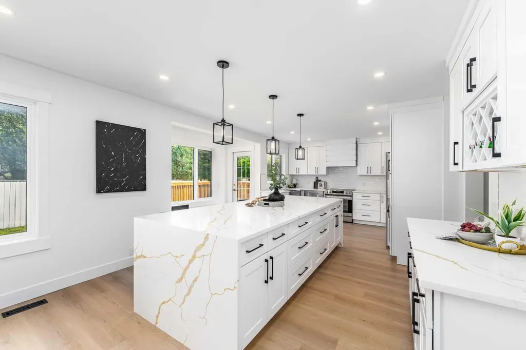 28 Sunlake Circle SE Calgary AB T2X 3J2