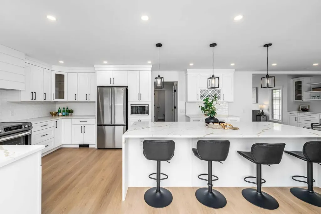 28 Sunlake Circle SE Calgary AB T2X 3J2