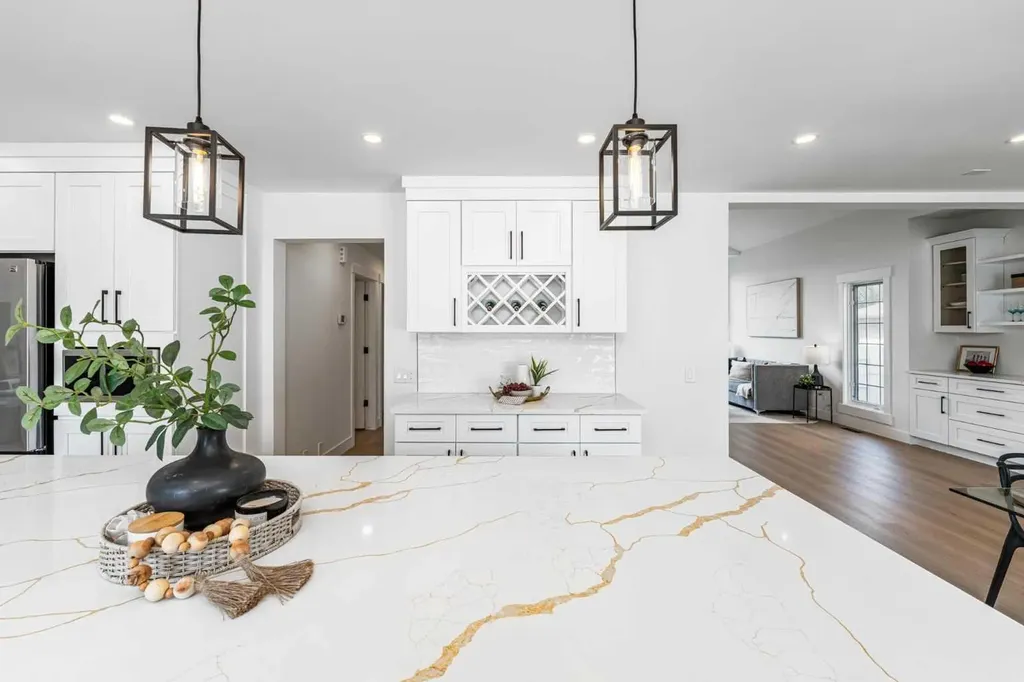 28 Sunlake Circle SE Calgary AB T2X 3J2
