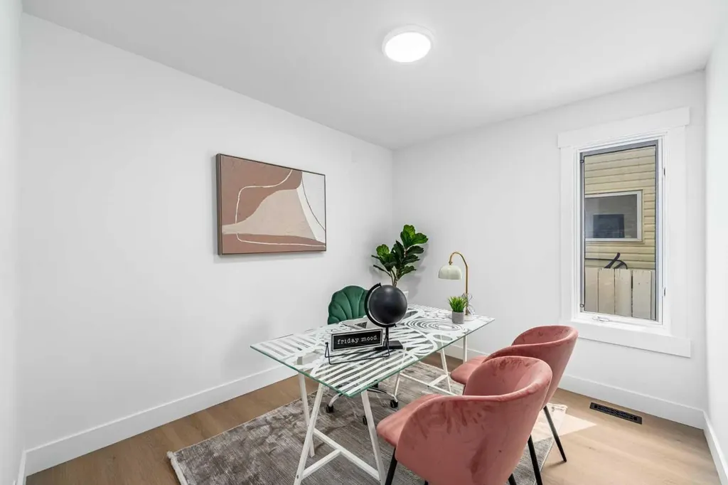 28 Sunlake Circle SE Calgary AB T2X 3J2