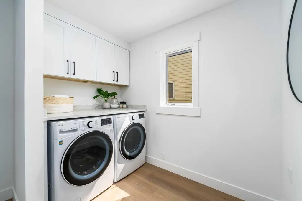 28 Sunlake Circle SE Calgary AB T2X 3J2