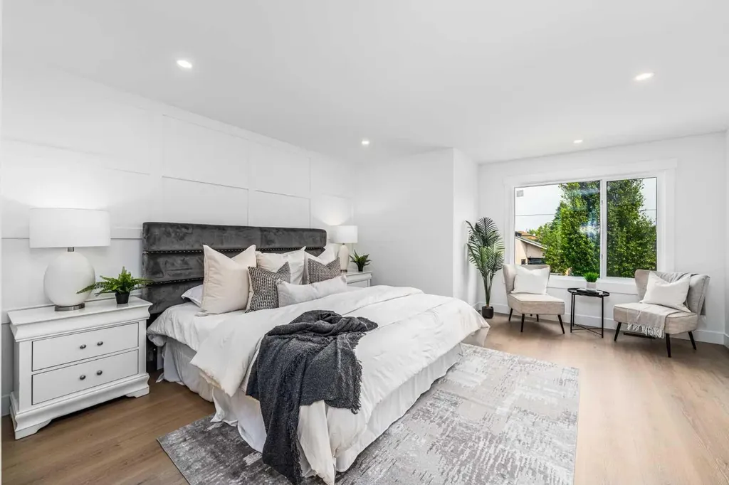 28 Sunlake Circle SE Calgary AB T2X 3J2