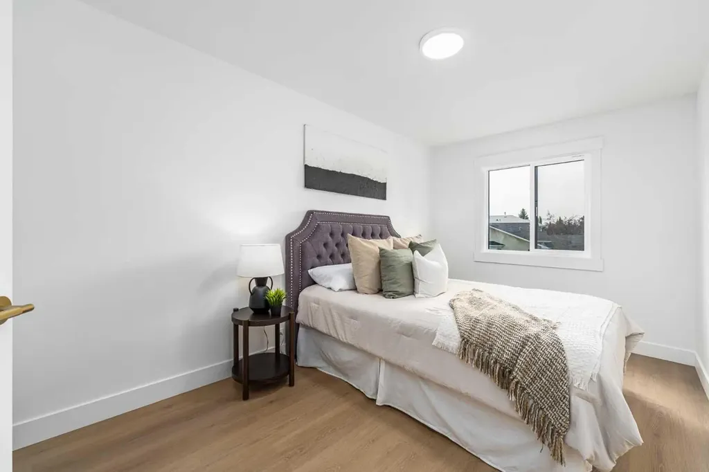 28 Sunlake Circle SE Calgary AB T2X 3J2