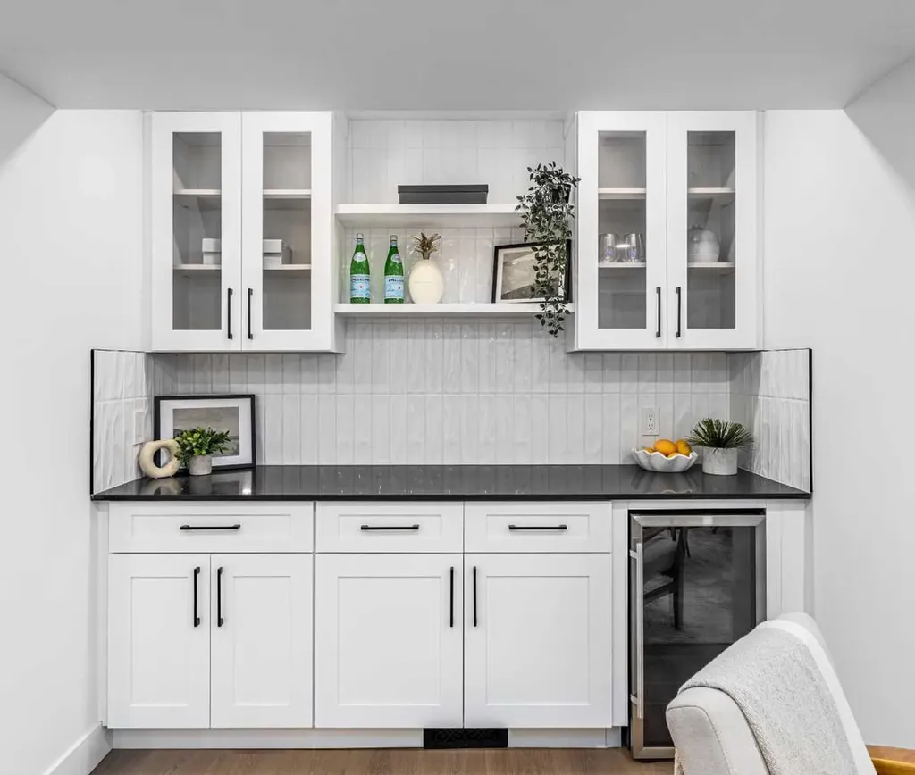 28 Sunlake Circle SE Calgary AB T2X 3J2