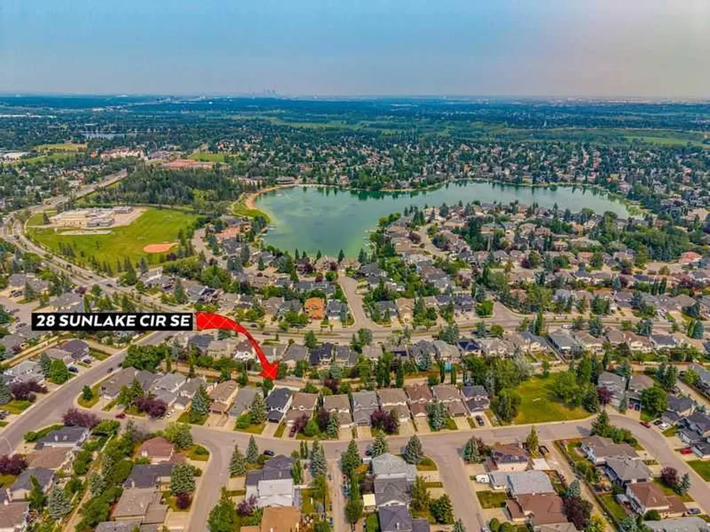 28 Sunlake Circle SE Calgary AB T2X 3J2