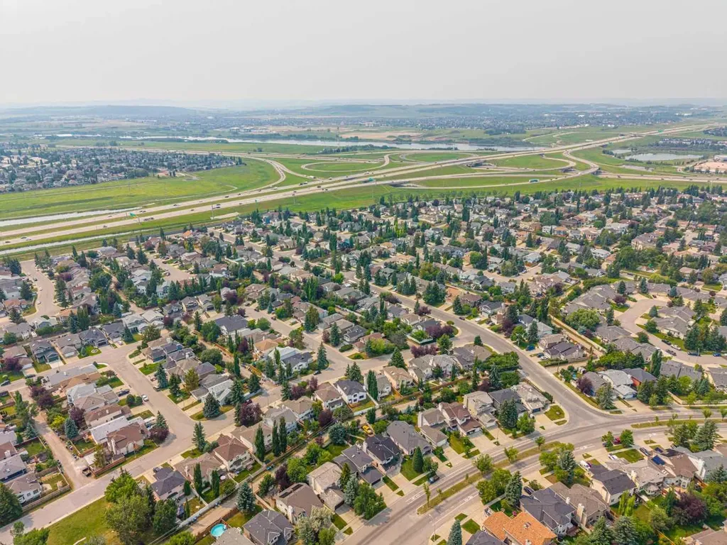 28 Sunlake Circle SE Calgary AB T2X 3J2