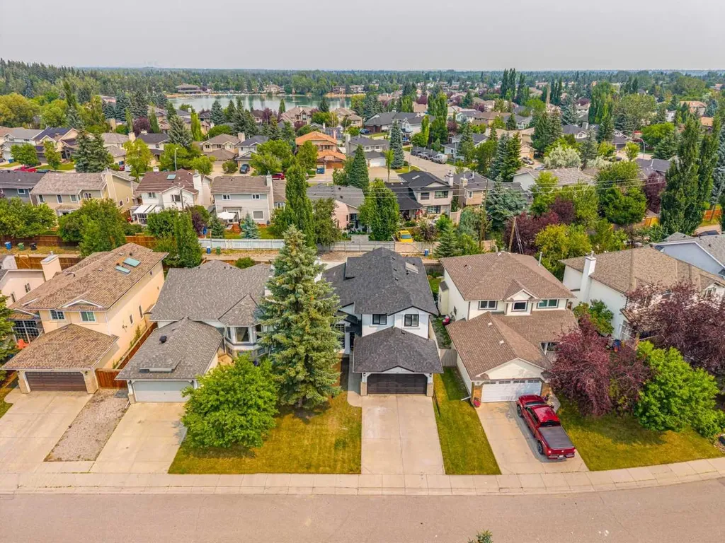 28 Sunlake Circle SE Calgary AB T2X 3J2