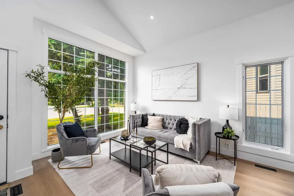 28 Sunlake Circle SE Calgary AB T2X 3J2
