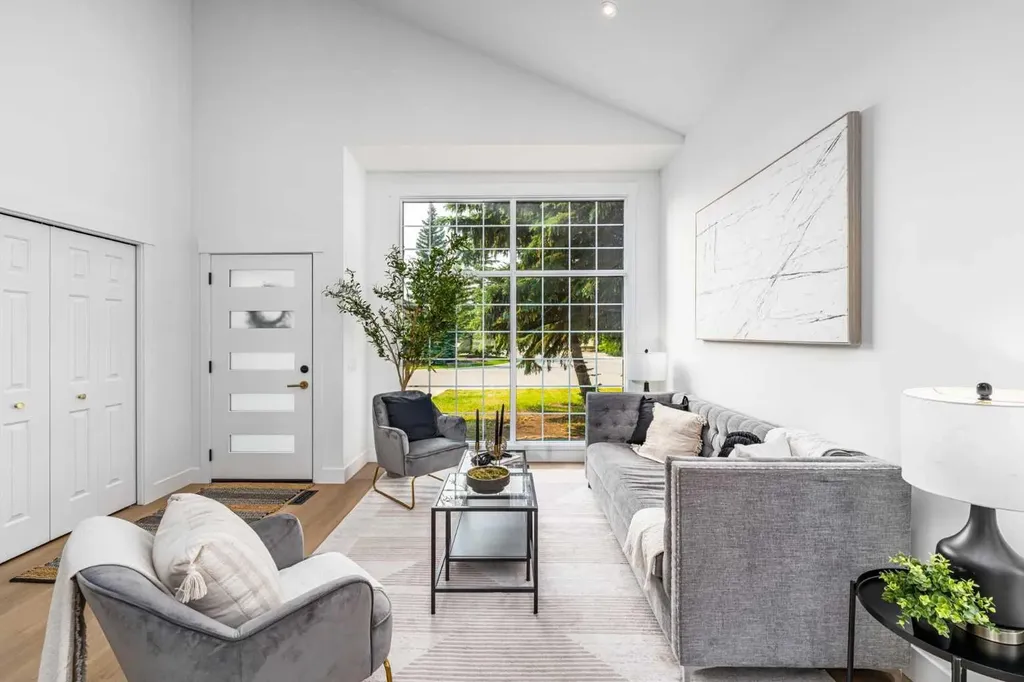 28 Sunlake Circle SE Calgary AB T2X 3J2