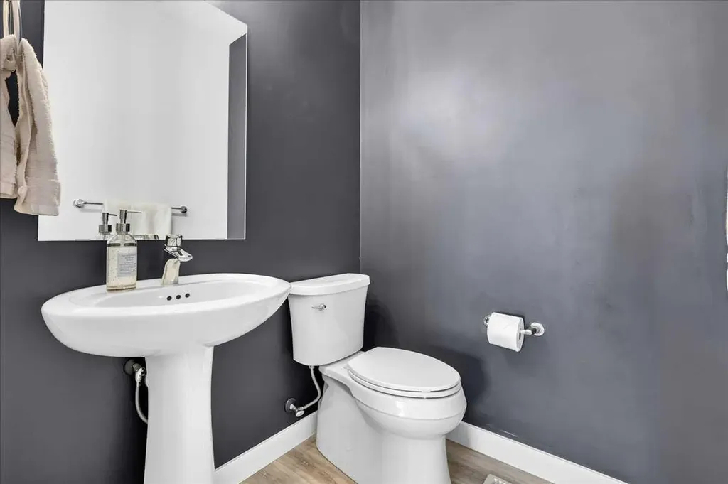 188 Belmont Terrace SW Calgary AB T2X 4H2