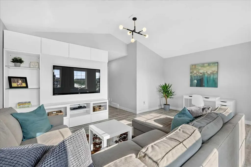 188 Belmont Terrace SW Calgary AB T2X 4H2
