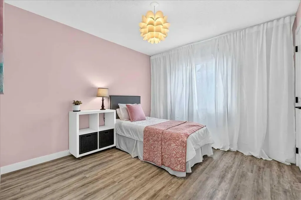 188 Belmont Terrace SW Calgary AB T2X 4H2