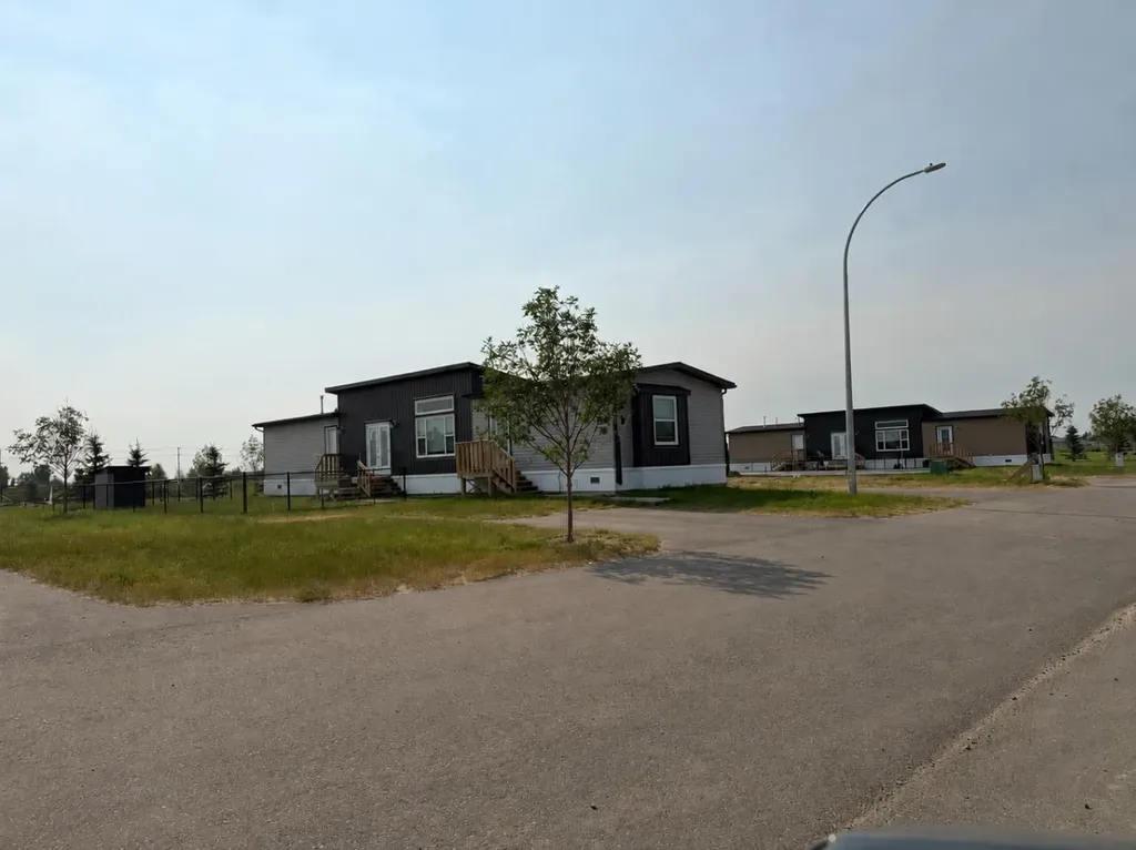 7037 & 7049 48 Street Taber AB T1G 0G7