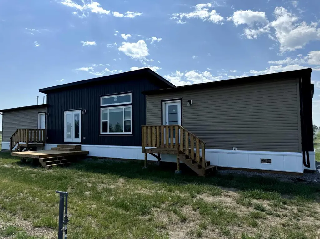 7037 & 7049 48 Street Taber AB T1G 0G7